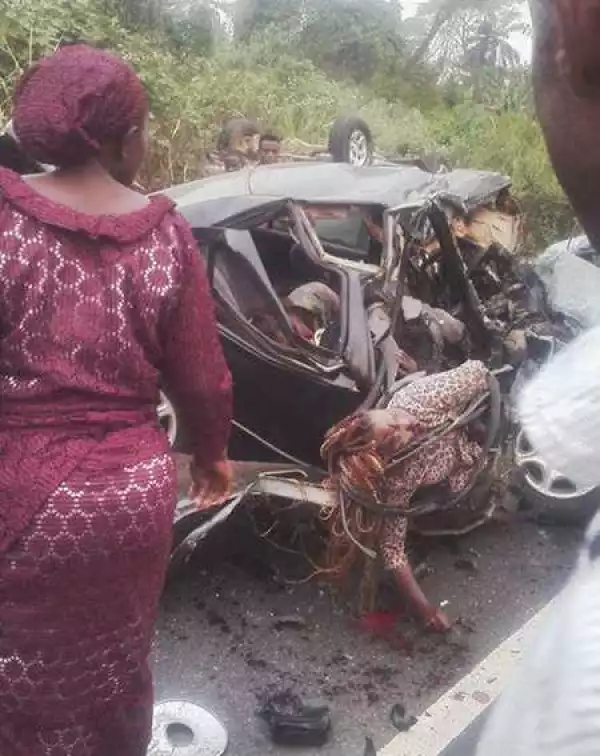 Four Killed as Lawyers Who are on Their Way to Court in Akure Involve in Car Crash (Graphic Photos)